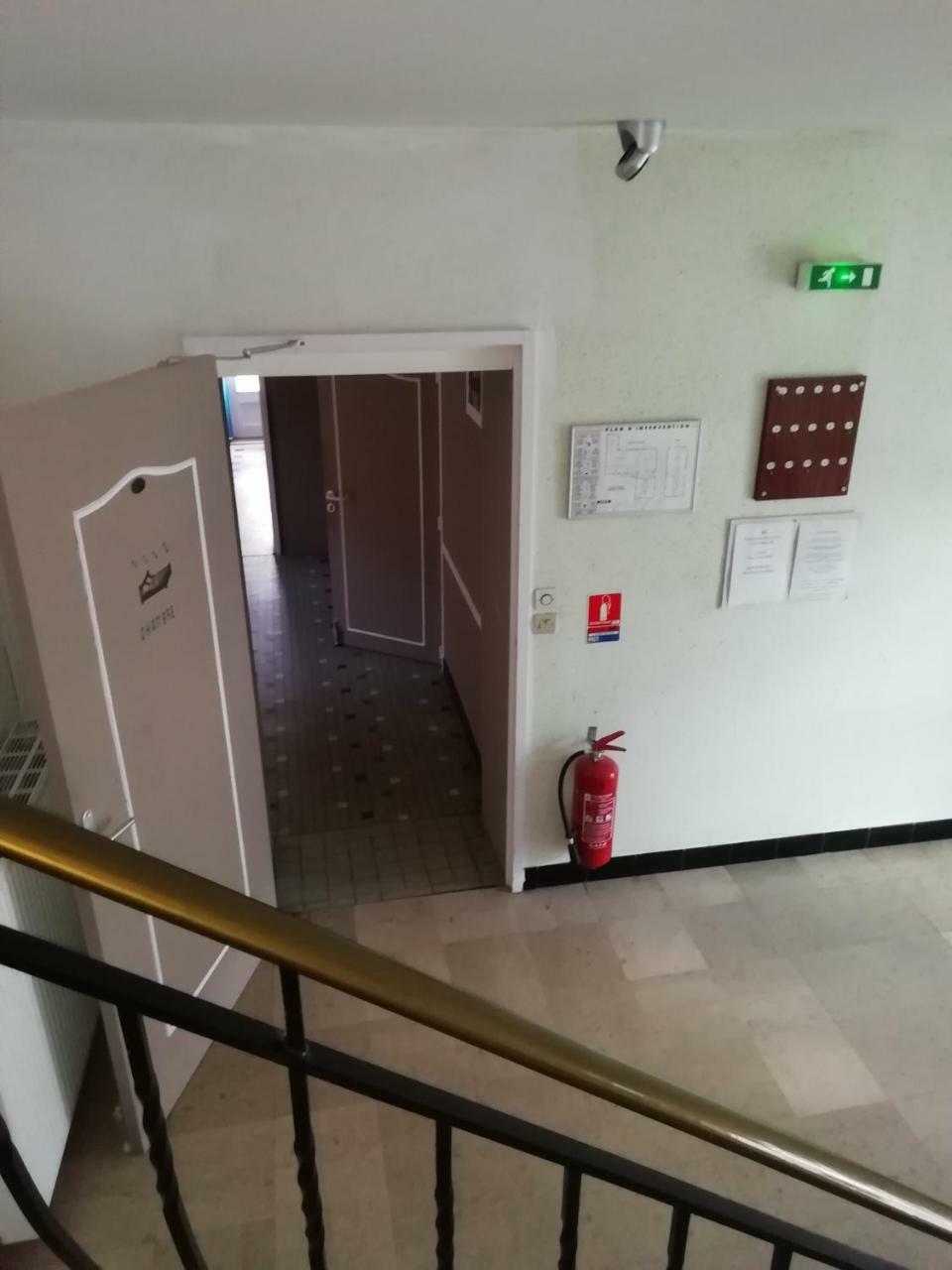 Les Chambres De La Gare Нуае-сюр-Шер Экстерьер фото